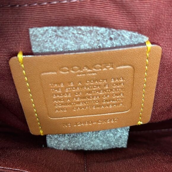 Coach Fiona Zip Tote Bag In Signature Canvas With House & Carriage Print Purse - Picture 7 of 7